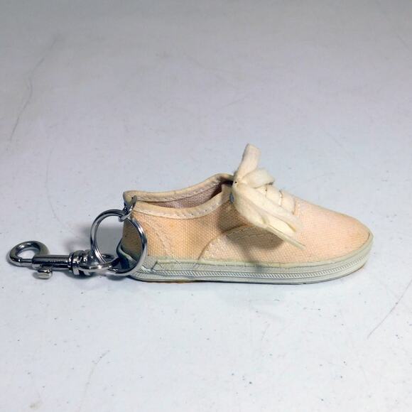 Vintage Keds Right Shoe Keychain White Beige 4 Inch - Picture 2 of 6